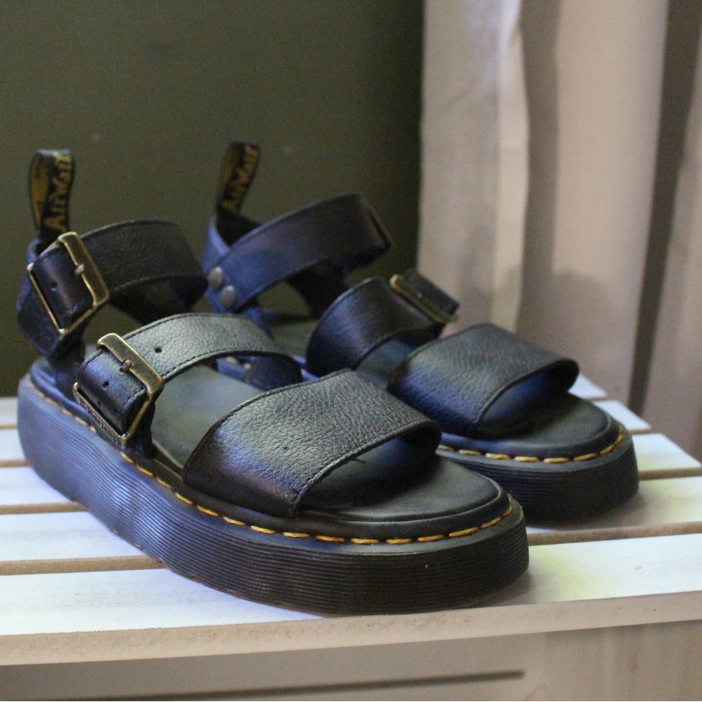 Dr. Marten Gryphon Sandals|size 8